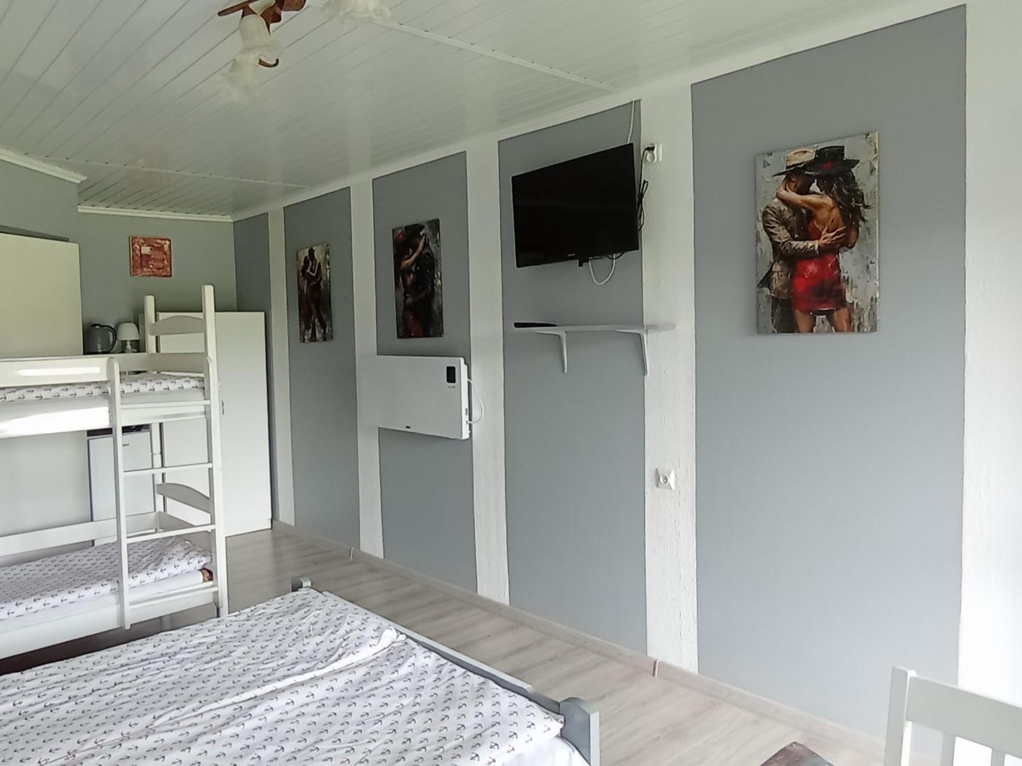 Anrema - Pokoje 21M2 Swarzewo Luaran gambar